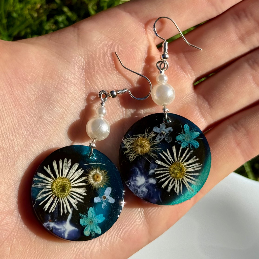 Blue Daisy Pearl