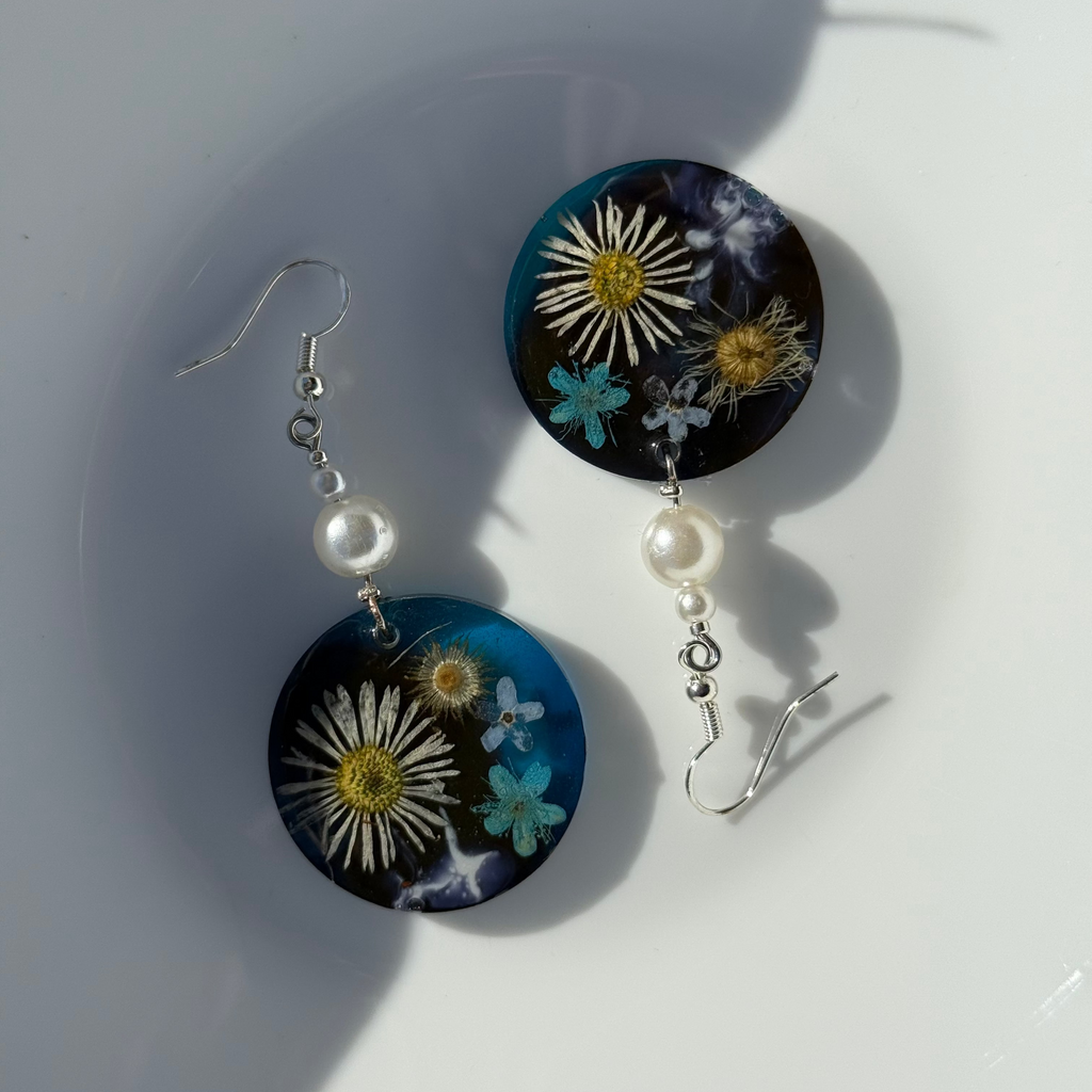 Blue Daisy Pearl